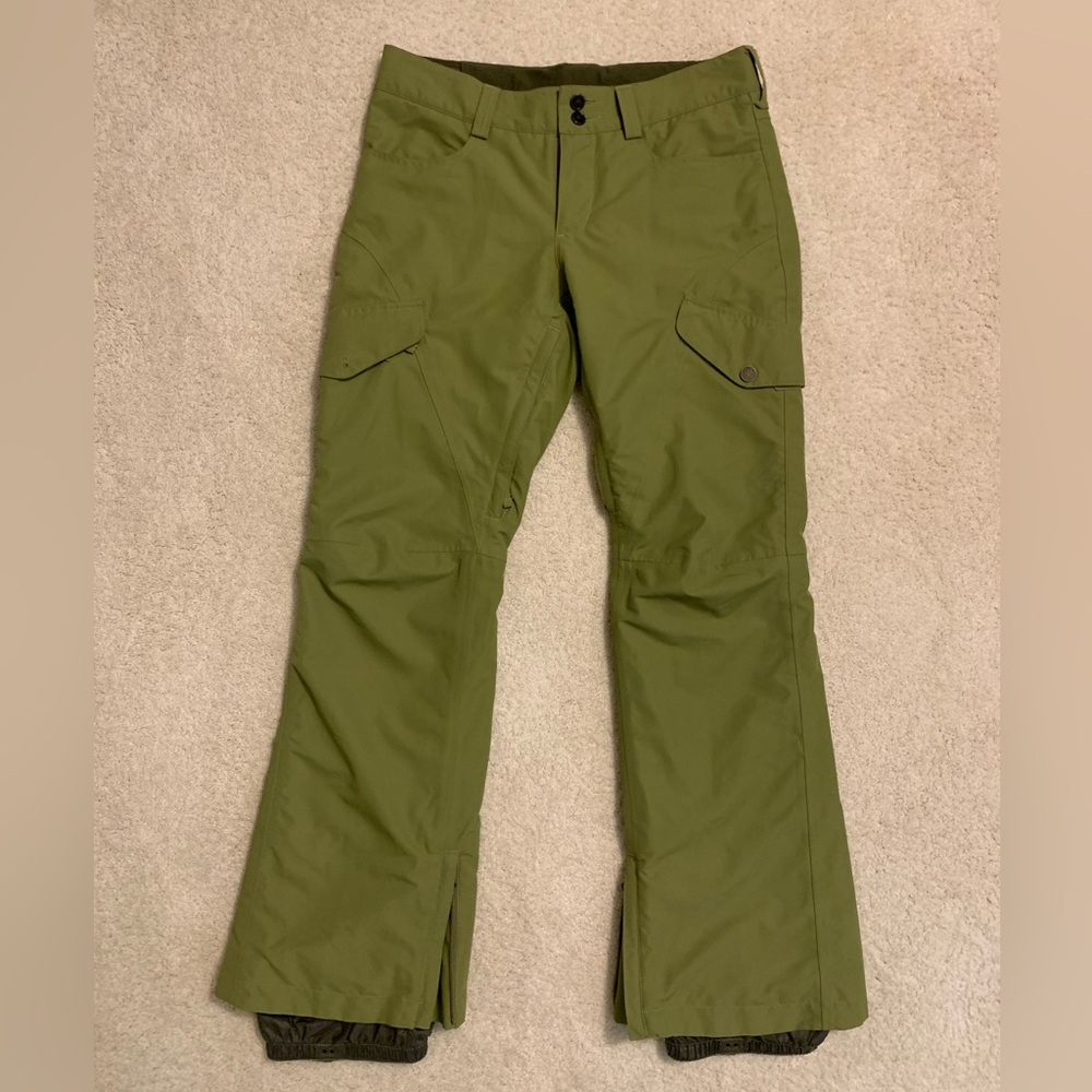 Burton army green ski/snow pants - women’s M